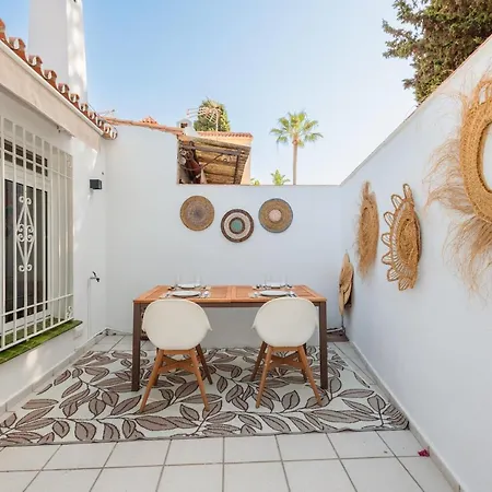 Beach House Next To The Sea In Costabella, Holiday home Marbella